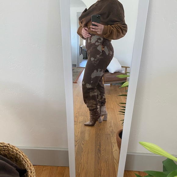 Handmade Tie-Dyed Sweatpants - Picture 3 of 5